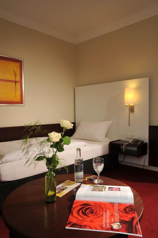 Hotel Bremer Tor Stuhr Bagian luar foto