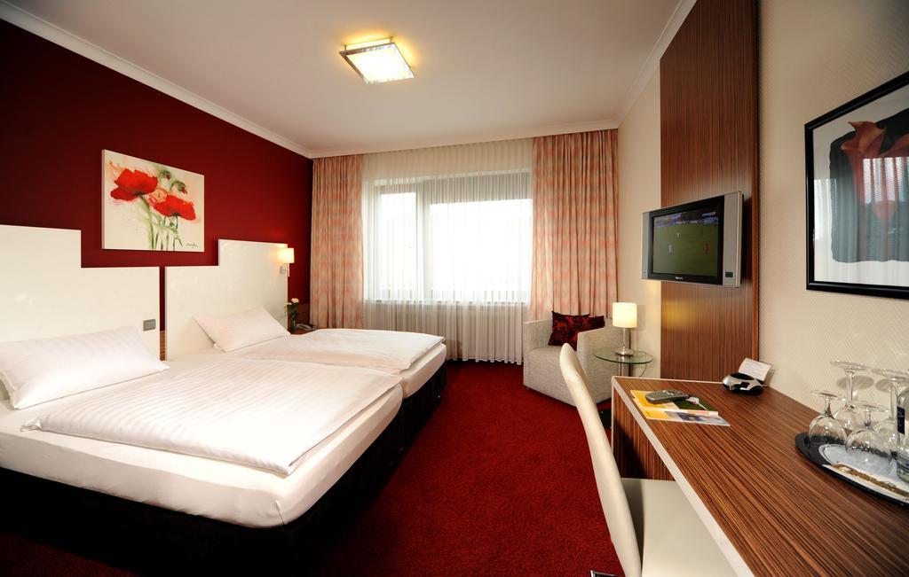 Hotel Bremer Tor Stuhr Bagian luar foto